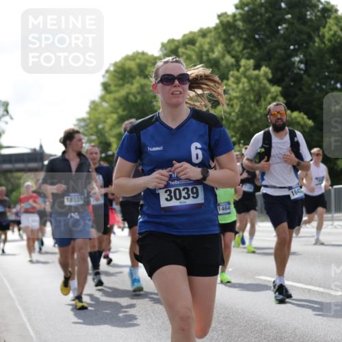 29.06.2025 - hella hamburg halbmarathon Jannik Wohlers http://msf.ph/oto/8269108 29.06.2025 10:01:17 Lombardsbrücke 1184, 1329, 1464, 1653, 1722, 1724, 1729, 1881, 1940, 2167, 2591, 2806, 2957, 3039, 3199, 4322, 4328, 4663, 5547, 5570, 5602, 5603, 6281, 6302, 6921, 8392, 8578, 8822, 8926, 10281, 10301, 10882, 10915, 11043, 11771, 11808, 12734, 12736, 13528, 13796, 14026, 14175, 14176, 14375, 15093, 16063, 16367, 16395, 16424, 16426, 16754, 16909, 17017, 17136, 17140, 17441, 17670, 17810, 18232, 18555, 18716, 18717, 18739, 18899, 18954, 19160 meine-sportfotos.de