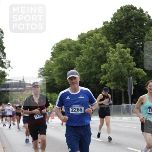 29.06.2025 - hella hamburg halbmarathon Jannik Wohlers http://msf.ph/oto/8269114 29.06.2025 10:33:46 Lombardsbrücke 1672, 1705, 1787, 2265, 2464, 2496, 2526, 2801, 2933, 3145, 3829, 3848, 4807, 4824, 4826, 5561, 5584, 6105, 7324, 7329, 8277, 8349, 8965, 10360, 10800, 11432, 11642, 11668, 12165, 12330, 12896, 13401, 13437, 13485, 14047, 14058, 14854, 14855, 14873, 14919, 15792, 15793, 15845, 15983, 16115, 16578, 17105, 17440, 17650, 17789, 17953, 18044, 19145, 19164 meine-sportfotos.de