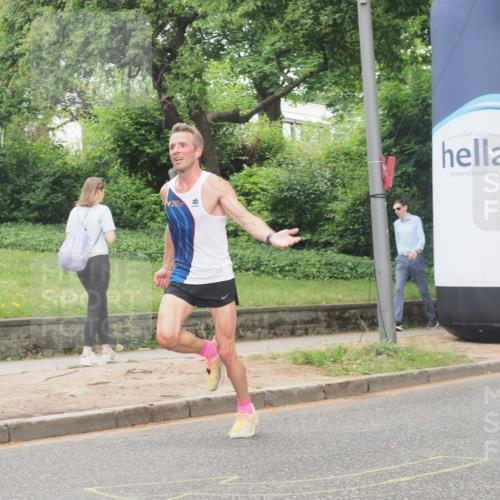 29.06.2025 - hella hamburg halbmarathon KatJ http://msf.ph/oto/8269128 29.06.2025 10:07:28 Zwischen KM18-KM19  meine-sportfotos.de