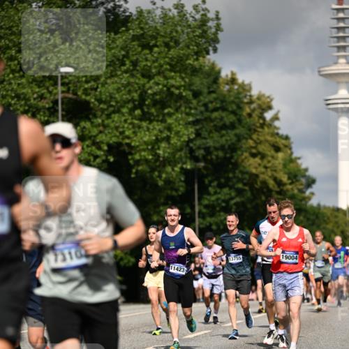 29.06.2025 - hella hamburg halbmarathon Dr. Thomas Lammeyer http://msf.ph/oto/8269136 29.06.2025 09:52:30 Kennedybrücke 1042, 1571, 1600, 2262, 2797, 3547, 4062, 4381, 5003, 5124, 6037, 6047, 7310, 7482, 7981, 8002, 8121, 9640, 9643, 10190, 10369, 10451, 10738, 10877, 11106, 11423 meine-sportfotos.de