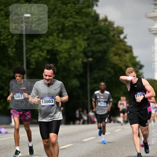 29.06.2025 - hella hamburg halbmarathon Dr. Thomas Lammeyer http://msf.ph/oto/8269172 29.06.2025 10:15:06 Kennedybrücke 1531, 1866, 2868, 4287, 5379, 5440, 8171, 8807, 8810, 10196, 10372, 11149, 11321 meine-sportfotos.de