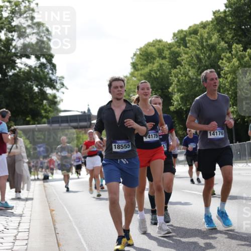 29.06.2025 - hella hamburg halbmarathon Jannik Wohlers http://msf.ph/oto/8269192 29.06.2025 10:01:18 Lombardsbrücke 1184, 1329, 1464, 1653, 1722, 1724, 1729, 1881, 1940, 2167, 2591, 2806, 2957, 3039, 3199, 4322, 4328, 4663, 5547, 5570, 5602, 5603, 6281, 6302, 6921, 8392, 8578, 8822, 8926, 9230, 10281, 10301, 10882, 10915, 11043, 11771, 11808, 12734, 12736, 13528, 13796, 14026, 14175, 14176, 14375, 15093, 16063, 16424, 16426, 16909, 17017, 17136, 17140, 17441, 17670, 17810, 18232, 18555, 18716, 18717, 18739, 18855, 18899, 18954, 19160 meine-sportfotos.de