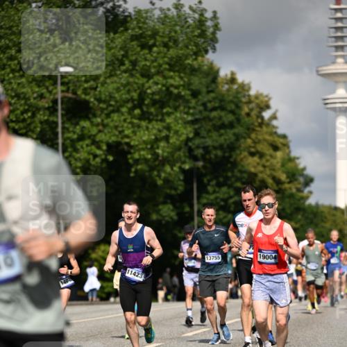 29.06.2025 - hella hamburg halbmarathon Dr. Thomas Lammeyer http://msf.ph/oto/8269279 29.06.2025 09:52:31 Kennedybrücke 1042, 1571, 1600, 2262, 2707, 2797, 3547, 4062, 4381, 5003, 5124, 6037, 6047, 7310, 7482, 7981, 8002, 9640, 9643, 10190, 10369, 10451, 10738, 10877, 11106, 11177, 11423 meine-sportfotos.de