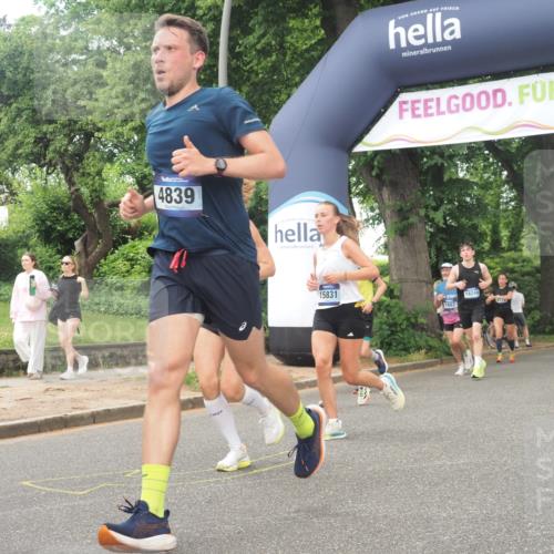 29.06.2025 - hella hamburg halbmarathon KatJ http://msf.ph/oto/8269296 29.06.2025 10:39:33 Zwischen KM18-KM19 2364, 2396, 4814, 4839, 5032, 5482, 6562, 6657, 7178, 7724, 7732, 8172, 8661, 8710, 8720 meine-sportfotos.de