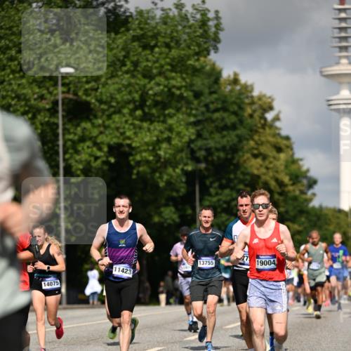 29.06.2025 - hella hamburg halbmarathon Dr. Thomas Lammeyer http://msf.ph/oto/8269324 29.06.2025 09:52:31 Kennedybrücke 1042, 1571, 1600, 2262, 2707, 2797, 3547, 4062, 4381, 5003, 5124, 6037, 6047, 7310, 7482, 7981, 8002, 9640, 9643, 10190, 10369, 10451, 10738, 10877, 11106, 11177, 11423 meine-sportfotos.de