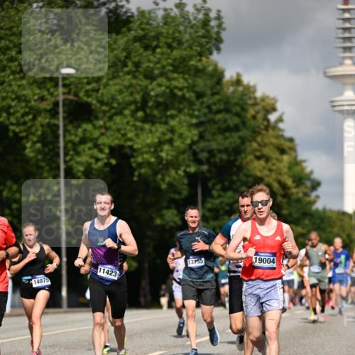 29.06.2025 - hella hamburg halbmarathon Dr. Thomas Lammeyer http://msf.ph/oto/8269355 29.06.2025 09:52:31 Kennedybrücke 1042, 1571, 1600, 2262, 2707, 2797, 3547, 4062, 4381, 5003, 5124, 6037, 6047, 7310, 7482, 7981, 8002, 9640, 9643, 10190, 10369, 10451, 10738, 10877, 11106, 11177, 11423 meine-sportfotos.de