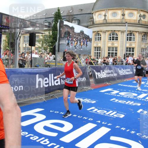 29.06.2025 - hella hamburg halbmarathon Michael Strokosch http://msf.ph/oto/8269369 29.06.2025 10:53:01 Ziel 1258, 2099, 3334, 4557, 4558, 4770, 5907, 7509, 8139, 8720, 9093, 10724, 12155, 12367, 12519, 12910, 14791, 15430, 18590, 18720 meine-sportfotos.de