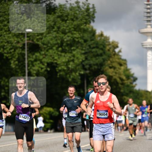 29.06.2025 - hella hamburg halbmarathon Dr. Thomas Lammeyer http://msf.ph/oto/8269484 29.06.2025 09:52:32 Kennedybrücke 1042, 1571, 1600, 2044, 2262, 2707, 2797, 3547, 4062, 5003, 5050, 5124, 6037, 6047, 7310, 7482, 7981, 8002, 9640, 9643, 10190, 10369, 10451, 10738, 10877, 11106, 11177, 11423 meine-sportfotos.de