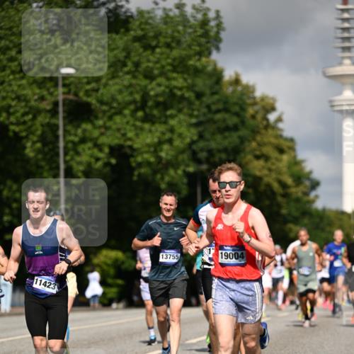 29.06.2025 - hella hamburg halbmarathon Dr. Thomas Lammeyer http://msf.ph/oto/8269535 29.06.2025 09:52:32 Kennedybrücke 1042, 1571, 1600, 2044, 2262, 2707, 2797, 3547, 4062, 5003, 5050, 5124, 6037, 6047, 7310, 7482, 7981, 8002, 9640, 9643, 10190, 10369, 10451, 10738, 10877, 11106, 11177, 11423 meine-sportfotos.de