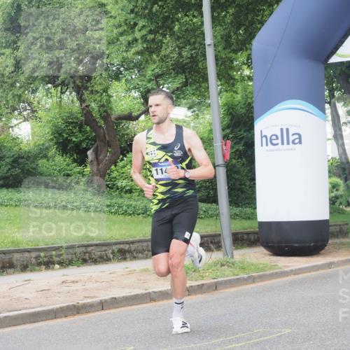 29.06.2025 - hella hamburg halbmarathon KatJ http://msf.ph/oto/8269540 29.06.2025 10:07:33 Zwischen KM18-KM19  meine-sportfotos.de
