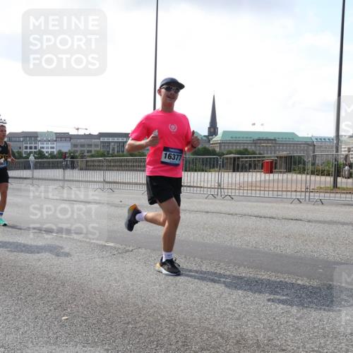 29.06.2025 - hella hamburg halbmarathon Lena Gebhardt http://msf.ph/oto/8269580 29.06.2025 09:44:47 Lombardsbrücke 10156, 16377, 1065, 1827, 2021, 2879, 3075, 3201, 3845, 3968, 4678, 5269, 5344, 5367, 6619, 7349, 8473, 8731, 8975, 9079, 10106, 10156, 10173, 10790, 10848, 11877, 12287, 12337, 12369, 13779, 13838, 13956, 14164, 14828, 15268, 15576, 15583, 15655, 15880, 16118, 16377, 16508, 16736, 17258, 17354, 18567, 18699, 19114 meine-sportfotos.de