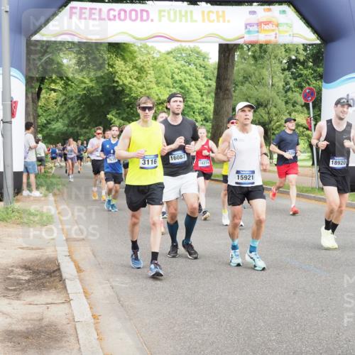 29.06.2025 - hella hamburg halbmarathon MichiJ http://msf.ph/oto/8269595 29.06.2025 10:31:09 Zwischen KM18-KM19 2233, 3116, 3697, 9371, 14201, 14210, 15233, 15301, 15921, 16626, 17363, 17864, 18274, 18632, 18920, 18987, 19090 meine-sportfotos.de