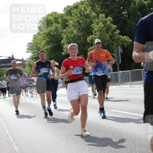 29.06.2025 - hella hamburg halbmarathon Jannik Wohlers http://msf.ph/oto/8269622 29.06.2025 10:01:22 Lombardsbrücke 1184, 1329, 1464, 1653, 1722, 1724, 1729, 1881, 1940, 2167, 2591, 2806, 2957, 3039, 4328, 4663, 5547, 5602, 5603, 5742, 6438, 6595, 6921, 8578, 8822, 8926, 9230, 10281, 10301, 10882, 10915, 11771, 11808, 12564, 12734, 12736, 12781, 13528, 13796, 14026, 14175, 14176, 14375, 15093, 16424, 16426, 16909, 17017, 17136, 17670, 17810, 18232, 18555, 18739, 18855, 18899, 18954 meine-sportfotos.de