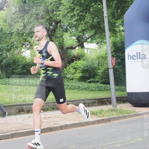 29.06.2025 - hella hamburg halbmarathon KatJ http://msf.ph/oto/8269661 29.06.2025 10:07:33 Zwischen KM18-KM19  meine-sportfotos.de