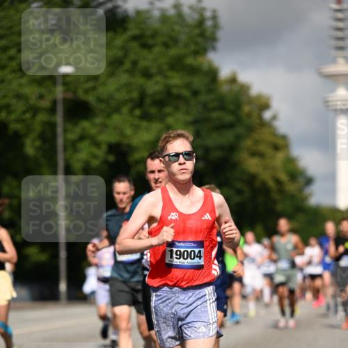 29.06.2025 - hella hamburg halbmarathon Dr. Thomas Lammeyer http://msf.ph/oto/8269711 29.06.2025 09:52:33 Kennedybrücke 1042, 1571, 1600, 2044, 2707, 2797, 2849, 3547, 4062, 5003, 5050, 5124, 6037, 6047, 7109, 7310, 7482, 7981, 8002, 9640, 9643, 10190, 10369, 10451, 10738, 10877, 11106, 11177, 11423 meine-sportfotos.de