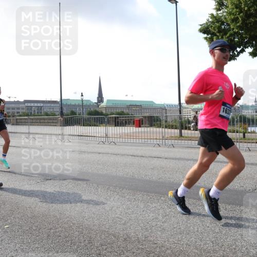 29.06.2025 - hella hamburg halbmarathon Lena Gebhardt http://msf.ph/oto/8269714 29.06.2025 09:44:48 Lombardsbrücke 5367, 1637, 1065, 1827, 2021, 2879, 3075, 3201, 3845, 3968, 4678, 5269, 5344, 5367, 6619, 7349, 8473, 8731, 8975, 10106, 10156, 10790, 10848, 11877, 12287, 12337, 12369, 12900, 13779, 13838, 13956, 14164, 14828, 15268, 15576, 15583, 15655, 15880, 16118, 16377, 16508, 16736, 17258, 17354, 18567, 18699, 19114 meine-sportfotos.de
