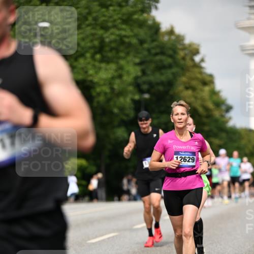 29.06.2025 - hella hamburg halbmarathon Dr. Thomas Lammeyer http://msf.ph/oto/8269803 29.06.2025 10:15:10 Kennedybrücke 1531, 1866, 4287, 5379, 5440, 8171, 8807, 8810, 9169, 10196, 10372, 11149, 11321 meine-sportfotos.de