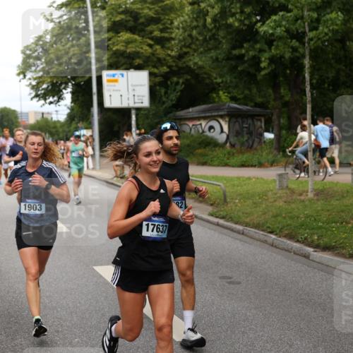 29.06.2025 - hella hamburg halbmarathon Yannick Fuchs http://msf.ph/oto/8269827 29.06.2025 10:36:54 20KM 1209, 1256, 1312, 1700, 1903, 2233, 3523, 4823, 5436, 5682, 6639, 6721, 6770, 7035, 7363, 7448, 7693, 7734, 7765, 7865, 9833, 10216, 10469, 12098, 13446, 13483, 13709, 13725, 14811, 15095, 15175, 15270, 16281, 16295, 16507, 16626, 16660, 17000, 17016, 17177, 17363, 17637, 17864, 17926, 18330, 18559, 18920 meine-sportfotos.de