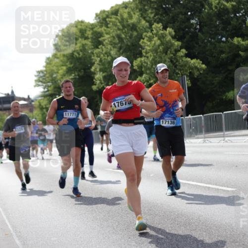 29.06.2025 - hella hamburg halbmarathon Jannik Wohlers http://msf.ph/oto/8269860 29.06.2025 10:01:22 Lombardsbrücke 1184, 1329, 1464, 1653, 1722, 1724, 1729, 1881, 1940, 2167, 2591, 2806, 2957, 3039, 4328, 4663, 5547, 5602, 5603, 5742, 6438, 6595, 6921, 8578, 8822, 8926, 9230, 10281, 10301, 10882, 10915, 11771, 11808, 12564, 12734, 12736, 12781, 13528, 13796, 14026, 14175, 14176, 14375, 15093, 16424, 16426, 16909, 17017, 17136, 17670, 17810, 18232, 18555, 18739, 18855, 18899, 18954 meine-sportfotos.de
