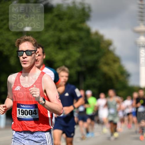 29.06.2025 - hella hamburg halbmarathon Dr. Thomas Lammeyer http://msf.ph/oto/8269869 29.06.2025 09:52:34 Kennedybrücke 1042, 1571, 1600, 2044, 2707, 2797, 2849, 3014, 3547, 5050, 5124, 6037, 6047, 7109, 7310, 7482, 7981, 8002, 9640, 9643, 9686, 10190, 10369, 10451, 10738, 10877, 11106, 11177, 11423 meine-sportfotos.de