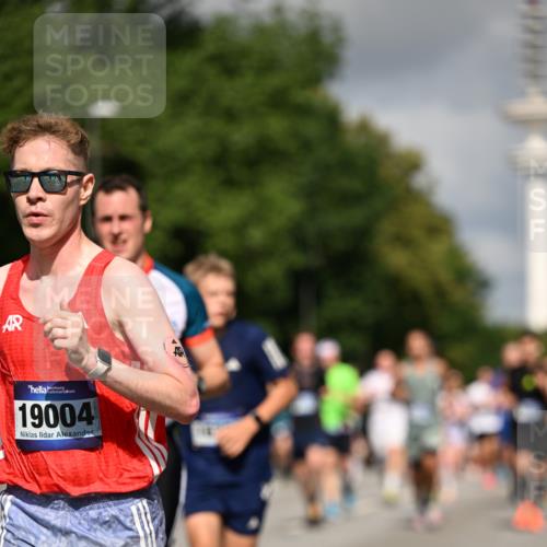 29.06.2025 - hella hamburg halbmarathon Dr. Thomas Lammeyer http://msf.ph/oto/8269888 29.06.2025 09:52:34 Kennedybrücke 1042, 1571, 1600, 2044, 2707, 2797, 2849, 3014, 3547, 5050, 5124, 6037, 6047, 7109, 7310, 7482, 7981, 8002, 9640, 9643, 9686, 10190, 10369, 10451, 10738, 10877, 11106, 11177, 11423 meine-sportfotos.de
