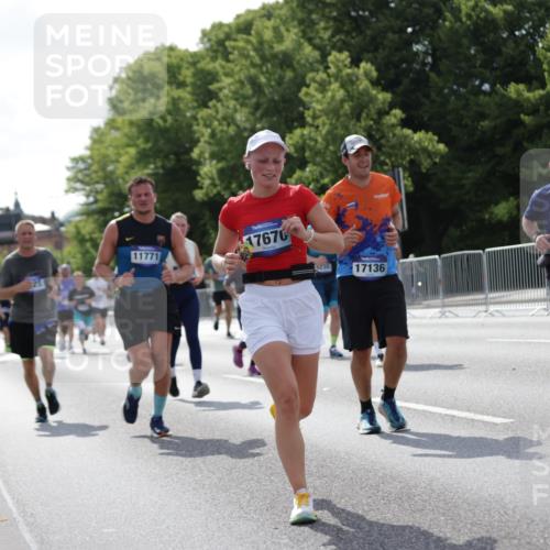 29.06.2025 - hella hamburg halbmarathon Jannik Wohlers http://msf.ph/oto/8269899 29.06.2025 10:01:22 Lombardsbrücke 1184, 1329, 1464, 1653, 1722, 1724, 1729, 1881, 1940, 2167, 2591, 2806, 2957, 3039, 4328, 4663, 5547, 5602, 5603, 5742, 6438, 6595, 6921, 8578, 8822, 8926, 9230, 10281, 10301, 10882, 10915, 11771, 11808, 12564, 12734, 12736, 12781, 13528, 13796, 14026, 14175, 14176, 14375, 15093, 16424, 16426, 16909, 17017, 17136, 17670, 17810, 18232, 18555, 18739, 18855, 18899, 18954 meine-sportfotos.de