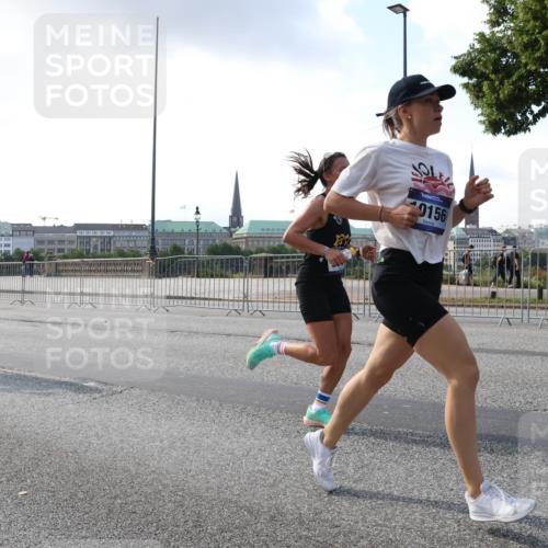 29.06.2025 - hella hamburg halbmarathon Lena Gebhardt http://msf.ph/oto/8269910 29.06.2025 09:44:49 Lombardsbrücke 10848, 9156, 1065, 1827, 2021, 2879, 3075, 3201, 3845, 3968, 4678, 5269, 5344, 5367, 6619, 7349, 8473, 8731, 10106, 10156, 10790, 10848, 11169, 11877, 12287, 12337, 12369, 12900, 13779, 13838, 13956, 14164, 14828, 15268, 15576, 15583, 15655, 15880, 16118, 16377, 16508, 16736, 17258, 17354, 18567, 18699, 19114 meine-sportfotos.de