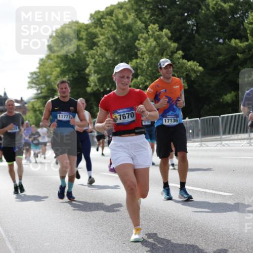 29.06.2025 - hella hamburg halbmarathon Jannik Wohlers http://msf.ph/oto/8269939 29.06.2025 10:01:22 Lombardsbrücke 1184, 1329, 1464, 1653, 1722, 1724, 1729, 1881, 1940, 2167, 2591, 2806, 2957, 3039, 4328, 4663, 5547, 5602, 5603, 5742, 6438, 6595, 6921, 8578, 8822, 8926, 9230, 10281, 10301, 10882, 10915, 11771, 11808, 12564, 12734, 12736, 12781, 13528, 13796, 14026, 14175, 14176, 14375, 15093, 16424, 16426, 16909, 17017, 17136, 17670, 17810, 18232, 18555, 18739, 18855, 18899, 18954 meine-sportfotos.de