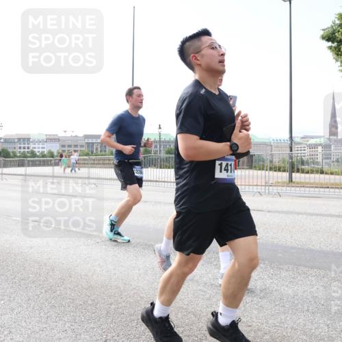 29.06.2025 - hella hamburg halbmarathon Lena Gebhardt http://msf.ph/oto/8269980 29.06.2025 10:11:21 Lombardsbrücke 1166, 1723, 1781, 1866, 2868, 3837, 4287, 5254, 5653, 7271, 7370, 8115, 8171, 8206, 8207, 8368, 8561, 8807, 8810, 9119, 10196, 10372, 11149, 11321, 11755, 12286, 12556, 12571, 12790, 12836, 13203, 13603, 13939, 14008, 14022, 14149, 14270, 15009, 15252, 15797, 15908, 16383, 17142, 17500, 17787, 18278, 18382, 19172, 19241 meine-sportfotos.de
