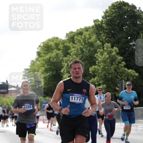 29.06.2025 - hella hamburg halbmarathon Jannik Wohlers http://msf.ph/oto/8269982 29.06.2025 10:01:24 Lombardsbrücke 1184, 1329, 1464, 1653, 1729, 1881, 1940, 2591, 2806, 2957, 3039, 4286, 4328, 4663, 5602, 5603, 5742, 6327, 6438, 6595, 8578, 8926, 9230, 10882, 10915, 11771, 11808, 12564, 12734, 12736, 12781, 13796, 14026, 14175, 14176, 14375, 15093, 16424, 16426, 16540, 16909, 17017, 17136, 17503, 17670, 17810, 17951, 17952, 18232, 18555, 18739, 18855, 18899, 18954, 19159 meine-sportfotos.de