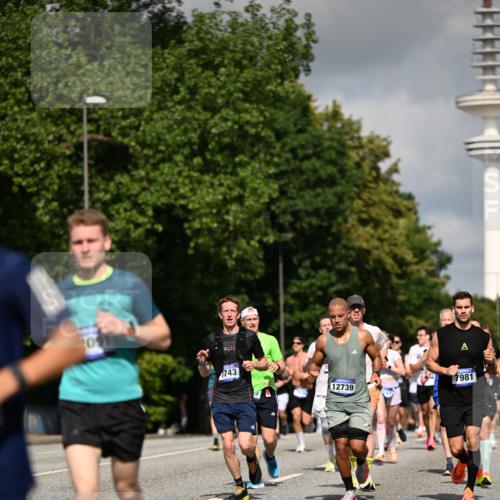 29.06.2025 - hella hamburg halbmarathon Dr. Thomas Lammeyer http://msf.ph/oto/8270002 29.06.2025 09:52:35 Kennedybrücke 1042, 1571, 1600, 2044, 2707, 2797, 2849, 3014, 3547, 5050, 5124, 6037, 6047, 7109, 7310, 7482, 7981, 9640, 9643, 9686, 10369, 10451, 10738, 10877, 11106, 11177, 11423 meine-sportfotos.de