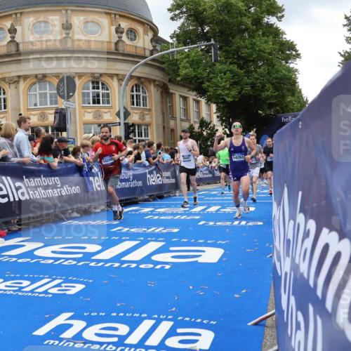 29.06.2025 - hella hamburg halbmarathon Strokosch-Dieckow http://msf.ph/oto/8270044 29.06.2025 10:46:20 Ziel 1569, 1600, 2048, 2222, 2590, 2842, 3056, 4237, 4949, 6388, 6421, 6691, 6978, 7335, 8142, 8981, 9497, 9786, 10796, 11185, 11773, 12171, 12651, 12891, 13698, 14045, 14200, 14228, 14262, 14482, 15157, 16127, 17190, 18118, 18211, 18637, 19209 meine-sportfotos.de