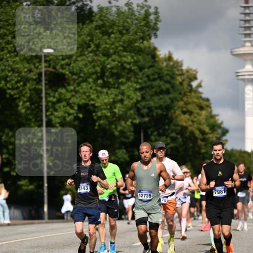 29.06.2025 - hella hamburg halbmarathon Dr. Thomas Lammeyer http://msf.ph/oto/8270066 29.06.2025 09:52:36 Kennedybrücke 1042, 1571, 1600, 2044, 2707, 2797, 2849, 3014, 5050, 5124, 6037, 6047, 6771, 7109, 7310, 7482, 7981, 9640, 9643, 9686, 10369, 10451, 10877, 11106, 11177, 11423 meine-sportfotos.de