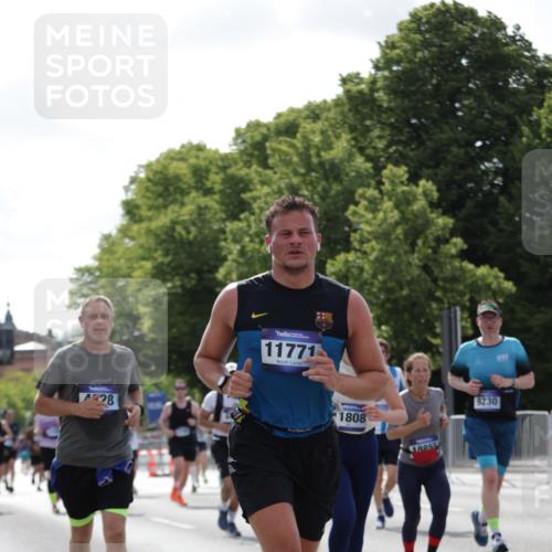 29.06.2025 - hella hamburg halbmarathon Jannik Wohlers http://msf.ph/oto/8270068 29.06.2025 10:01:24 Lombardsbrücke 1184, 1329, 1464, 1653, 1729, 1881, 1940, 2591, 2806, 2957, 3039, 4286, 4328, 4663, 5602, 5603, 5742, 6327, 6438, 6595, 8578, 8926, 9230, 10882, 10915, 11771, 11808, 12564, 12734, 12736, 12781, 13796, 14026, 14175, 14176, 14375, 15093, 16424, 16426, 16540, 16909, 17017, 17136, 17503, 17670, 17810, 17951, 17952, 18232, 18555, 18739, 18855, 18899, 18954, 19159 meine-sportfotos.de