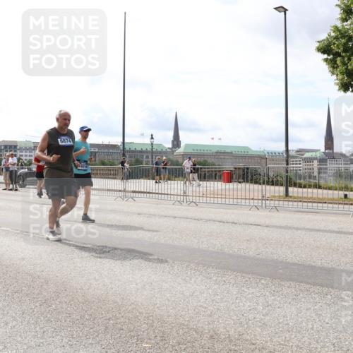 29.06.2025 - hella hamburg halbmarathon Lena Gebhardt http://msf.ph/oto/8270074 29.06.2025 10:19:56 Lombardsbrücke 16240, 6874, 16016, 1110, 1115, 1145, 1154, 1534, 1708, 2064, 2357, 2405, 2441, 2918, 2993, 2995, 3278, 3446, 3678, 4108, 4110, 4170, 4539, 4562, 4570, 4585, 4737, 4739, 4979, 5035, 5123, 5251, 5397, 5449, 5556, 5659, 5849, 5878, 6444, 6796, 6797, 6872, 6874, 6939, 7137, 7248, 7249, 7519, 7744, 7808, 7836, 7917, 8146, 8387, 8427, 8537, 8738, 9196, 10349, 10540, 10550, 10594, 10622, 10701, 11028, 11036 meine-sportfotos.de