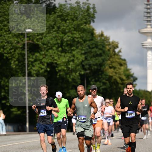 29.06.2025 - hella hamburg halbmarathon Dr. Thomas Lammeyer http://msf.ph/oto/8270081 29.06.2025 09:52:37 Kennedybrücke 1042, 1571, 1600, 2044, 2707, 2797, 2849, 3014, 5050, 5124, 6037, 6047, 6771, 7109, 7310, 7482, 7981, 9640, 9643, 9686, 10369, 10451, 10877, 11106, 11177, 11423 meine-sportfotos.de