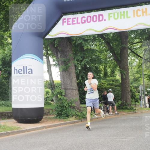 29.06.2025 - hella hamburg halbmarathon KatJ http://msf.ph/oto/8270120 29.06.2025 10:07:56 Zwischen KM18-KM19  meine-sportfotos.de
