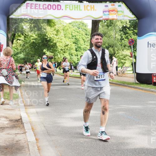 29.06.2025 - hella hamburg halbmarathon MichiJ http://msf.ph/oto/8270126 29.06.2025 10:55:40 Zwischen KM18-KM19 1071, 2281, 3154, 4453, 6217, 8263, 9075, 18176 meine-sportfotos.de