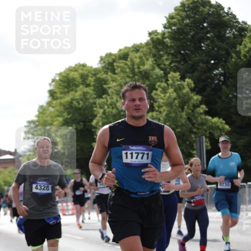 29.06.2025 - hella hamburg halbmarathon Jannik Wohlers http://msf.ph/oto/8270150 29.06.2025 10:01:24 Lombardsbrücke 1184, 1329, 1464, 1653, 1729, 1881, 1940, 2591, 2806, 2957, 3039, 4286, 4328, 4663, 5602, 5603, 5742, 6327, 6438, 6595, 8578, 8926, 9230, 10882, 10915, 11771, 11808, 12564, 12734, 12736, 12781, 13796, 14026, 14175, 14176, 14375, 15093, 16424, 16426, 16540, 16909, 17017, 17136, 17503, 17670, 17810, 17951, 17952, 18232, 18555, 18739, 18855, 18899, 18954, 19159 meine-sportfotos.de