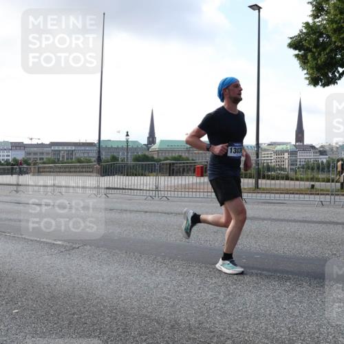 29.06.2025 - hella hamburg halbmarathon Lena Gebhardt http://msf.ph/oto/8270245 29.06.2025 09:44:51 Lombardsbrücke 1827, 13838, 1065, 1827, 2021, 2879, 3075, 3201, 3845, 3968, 4678, 5269, 5367, 6619, 7349, 8473, 8731, 10106, 10156, 10848, 11169, 11877, 12287, 12337, 12369, 12900, 13779, 13838, 13956, 14164, 14828, 15268, 15576, 15583, 15880, 16118, 16377, 16508, 16736, 17258, 17354, 18567, 18699, 19114 meine-sportfotos.de