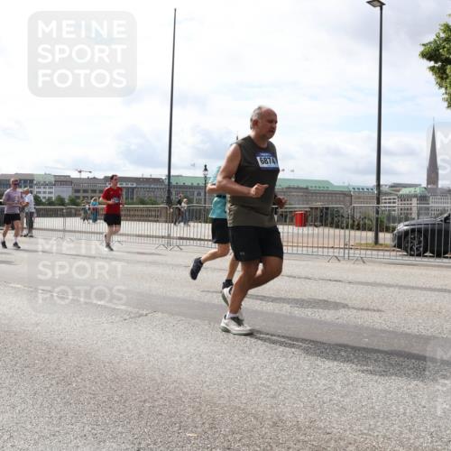 29.06.2025 - hella hamburg halbmarathon Lena Gebhardt http://msf.ph/oto/8270263 29.06.2025 10:19:56 Lombardsbrücke 18322, 16240, 6874, 1110, 1115, 1145, 1154, 1534, 1708, 2064, 2357, 2405, 2441, 2918, 2993, 2995, 3278, 3446, 3678, 4108, 4110, 4170, 4539, 4562, 4570, 4585, 4737, 4739, 4979, 5035, 5123, 5251, 5397, 5449, 5556, 5659, 5849, 5878, 6444, 6796, 6797, 6872, 6874, 6939, 7137, 7248, 7249, 7519, 7744, 7808, 7836, 7917, 8146, 8387, 8427, 8537, 8738, 9196, 10349, 10540, 10550, 10594, 10622, 10701, 11028, 11036 meine-sportfotos.de