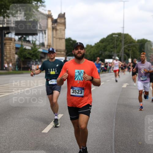 29.06.2025 - hella hamburg halbmarathon Yannick Fuchs http://msf.ph/oto/8270290 29.06.2025 10:36:56 20KM 1209, 1256, 1312, 1700, 1903, 2233, 3523, 4235, 4823, 5436, 5682, 6639, 6721, 6770, 7035, 7363, 7448, 7693, 7734, 7765, 7865, 9833, 10216, 10469, 12098, 13446, 13483, 13709, 13725, 14811, 15095, 15175, 15270, 15301, 16281, 16295, 16507, 16626, 16660, 17000, 17016, 17177, 17363, 17637, 17864, 18330, 18559, 18632, 18920 meine-sportfotos.de