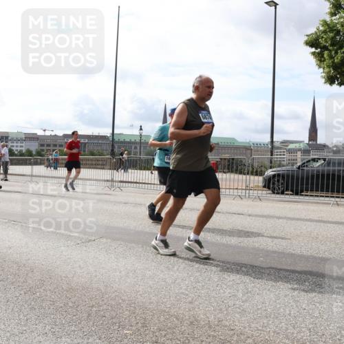 29.06.2025 - hella hamburg halbmarathon Lena Gebhardt http://msf.ph/oto/8270309 29.06.2025 10:19:57 Lombardsbrücke 16240, 6874, 1110, 1115, 1145, 1154, 1534, 2064, 2357, 2405, 2441, 2918, 2993, 2995, 3278, 3446, 3678, 4108, 4110, 4170, 4539, 4562, 4570, 4585, 4737, 4739, 4979, 5035, 5123, 5251, 5397, 5556, 5659, 5811, 5812, 5849, 5878, 6444, 6796, 6797, 6872, 6874, 6939, 7137, 7248, 7249, 7519, 7744, 7808, 7836, 7917, 8146, 8387, 8427, 8537, 8738, 9196, 9735, 10349, 10540, 10550, 10594, 10622, 10701, 11028, 11036 meine-sportfotos.de