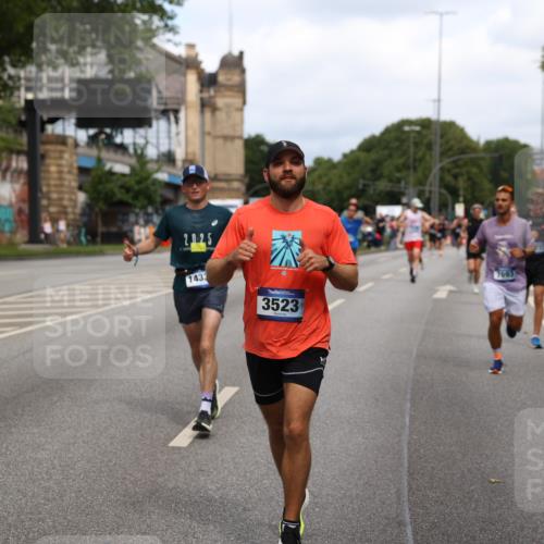 29.06.2025 - hella hamburg halbmarathon Yannick Fuchs http://msf.ph/oto/8270334 29.06.2025 10:36:56 20KM 1209, 1256, 1312, 1700, 1903, 2233, 3523, 4235, 4823, 5436, 5682, 6639, 6721, 6770, 7035, 7363, 7448, 7693, 7734, 7765, 7865, 9833, 10216, 10469, 12098, 13446, 13483, 13709, 13725, 14811, 15095, 15175, 15270, 15301, 16281, 16295, 16507, 16626, 16660, 17000, 17016, 17177, 17363, 17637, 17864, 18330, 18559, 18632, 18920 meine-sportfotos.de