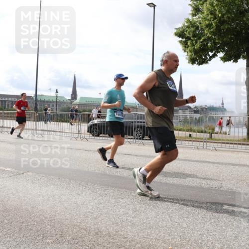 29.06.2025 - hella hamburg halbmarathon Lena Gebhardt http://msf.ph/oto/8270362 29.06.2025 10:19:57 Lombardsbrücke 16016, 1110, 1115, 1145, 1154, 1534, 2064, 2357, 2405, 2441, 2918, 2993, 2995, 3278, 3446, 3678, 4108, 4110, 4170, 4539, 4562, 4570, 4585, 4737, 4739, 4979, 5035, 5123, 5251, 5397, 5556, 5659, 5811, 5812, 5849, 5878, 6444, 6796, 6797, 6872, 6874, 6939, 7137, 7248, 7249, 7519, 7744, 7808, 7836, 7917, 8146, 8387, 8427, 8537, 8738, 9196, 9735, 10349, 10540, 10550, 10594, 10622, 10701, 11028, 11036 meine-sportfotos.de