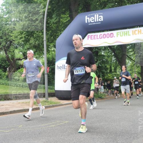 29.06.2025 - hella hamburg halbmarathon KatJ http://msf.ph/oto/8270479 29.06.2025 10:39:42 Zwischen KM18-KM19 1683, 4121, 5008 meine-sportfotos.de