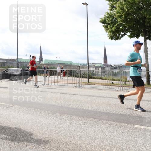 29.06.2025 - hella hamburg halbmarathon Lena Gebhardt http://msf.ph/oto/8270537 29.06.2025 10:19:58 Lombardsbrücke 18322, 1661, 16016, 1110, 1115, 1145, 1154, 1534, 2064, 2357, 2405, 2441, 2918, 2993, 2995, 3278, 3446, 3678, 4108, 4110, 4170, 4539, 4562, 4570, 4585, 4614, 4737, 4739, 4979, 5035, 5123, 5251, 5397, 5556, 5659, 5811, 5812, 5849, 5878, 6444, 6796, 6797, 6872, 6874, 6939, 7137, 7248, 7249, 7519, 7739, 7744, 7808, 7836, 7917, 8146, 8387, 8427, 8462, 8738, 9196, 9735, 10349, 10540, 10550, 10594, 10622, 10701, 11028, 11036 meine-sportfotos.de