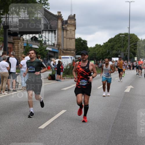 29.06.2025 - hella hamburg halbmarathon Yannick Fuchs http://msf.ph/oto/8270562 29.06.2025 10:49:03 20KM 1125, 1506, 1628, 2029, 2119, 2252, 2448, 2561, 2955, 3256, 3652, 4029, 4616, 4868, 4903, 5021, 5319, 6355, 6433, 6891, 6938, 8487, 8618, 8973, 10044, 10188, 10368, 10376, 11184, 11568, 11797, 11799, 11976, 12483, 12526, 12584, 12961, 13267, 14750, 14834, 14845, 14909, 15389, 15854, 15868, 15896, 16110, 16327, 17842, 18031, 18190, 18380 meine-sportfotos.de