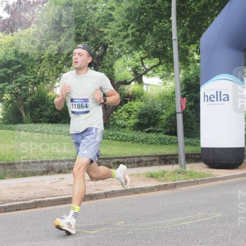 29.06.2025 - hella hamburg halbmarathon KatJ http://msf.ph/oto/8270577 29.06.2025 10:07:57 Zwischen KM18-KM19  meine-sportfotos.de