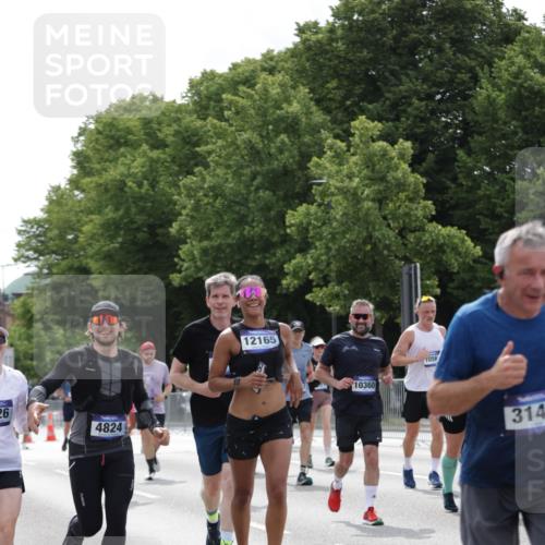 29.06.2025 - hella hamburg halbmarathon Jannik Wohlers http://msf.ph/oto/8270587 29.06.2025 10:33:52 Lombardsbrücke 1672, 2265, 2412, 2464, 2496, 2510, 2511, 2801, 2933, 3145, 3829, 3848, 4824, 4826, 5609, 6105, 6574, 7324, 7329, 8277, 8349, 8965, 10360, 10564, 11432, 11668, 11872, 12165, 12896, 13437, 13485, 13747, 13957, 14047, 14058, 14854, 14855, 14918, 14919, 15793, 15983, 16115, 16578, 16919, 17105, 17230, 17650, 17789, 17953, 18044 meine-sportfotos.de